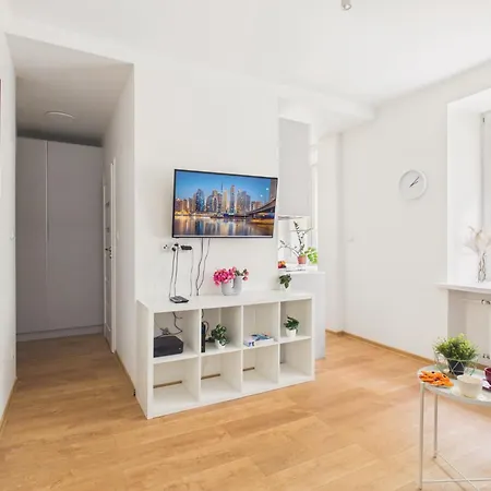 Apartamento Aleja Jana Pawla By Solarento Varsóvia